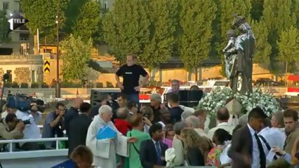 Assomption :  processions sur la Seine