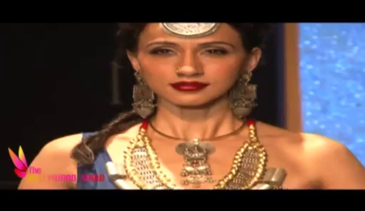 Exotic Models walk Ramp