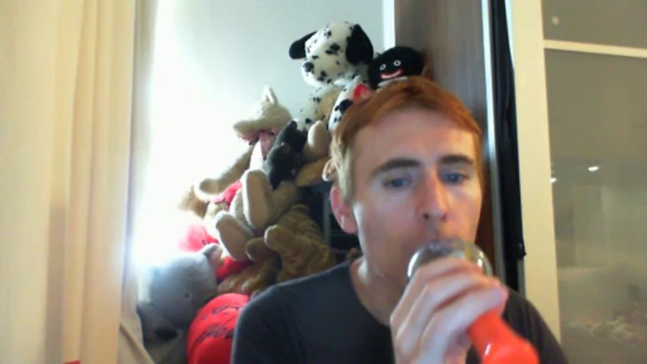 Wiwi égratigne "Jetman" de Jean Paul Césari