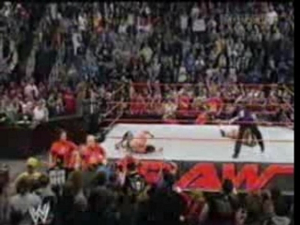 smack down vs raw