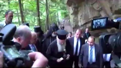 Patriğe kemençeli karşılama