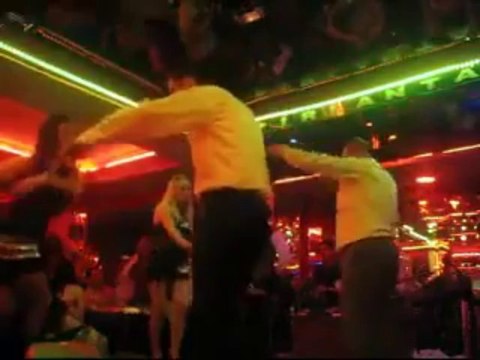 ANASINI ABLASINI SATAN KAHPE ÇİÇEK BİZZİRVEDEYİZ KIRÇİÇEĞİ