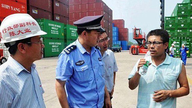 Chinese Man Passed Out In Shipping Container, Almost Shipped To Los Angeles