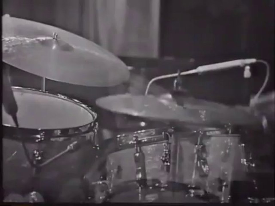 Jo Jones, Caravan, 1964 - classic drum solo (HQ)