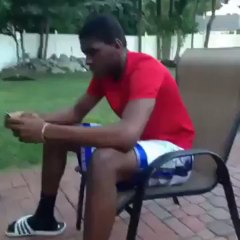 Grosse claque et gros fail ensuite!!! Le pauvre...