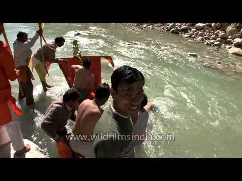 Gangotri Dham: Devotees perform rituals in the waters of River Bhagirathi