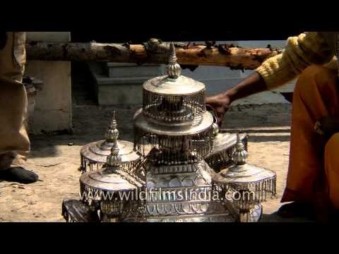 Hindu religious puja underway at Gangotri temple