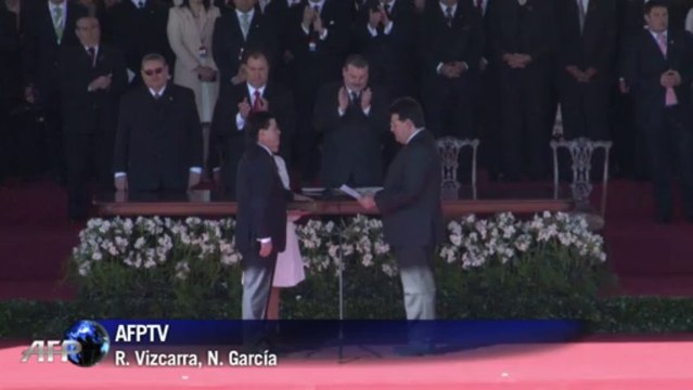 Asume Cartes en Paraguay