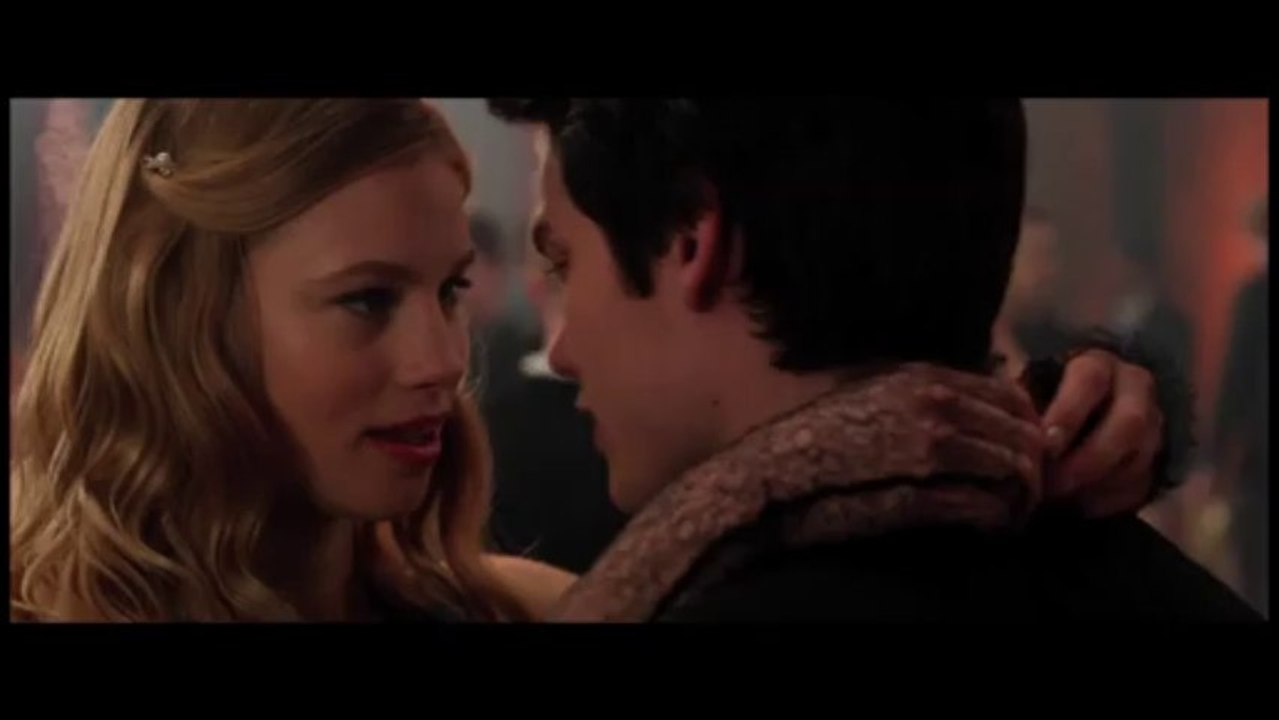 VAMPIRE ACADEMY Teaser