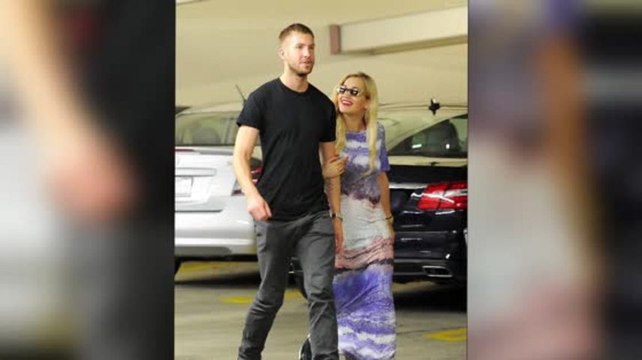 Calvin Harris is the World's Highest-Earning DJ But Girlfriend Rita Ora Doesn't Like His Music
