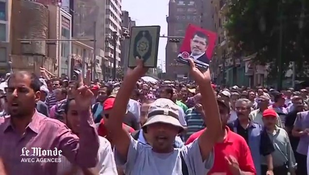 Les pro-Morsi défilent au Caire