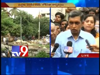 Tricolour robbed after being hoisted