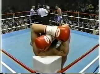 Il met K.O l'arbitre