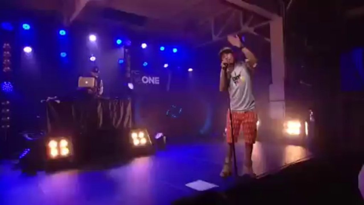 Daft Punk - Get Lucky ft. Pharrell Williams (First Live Perf