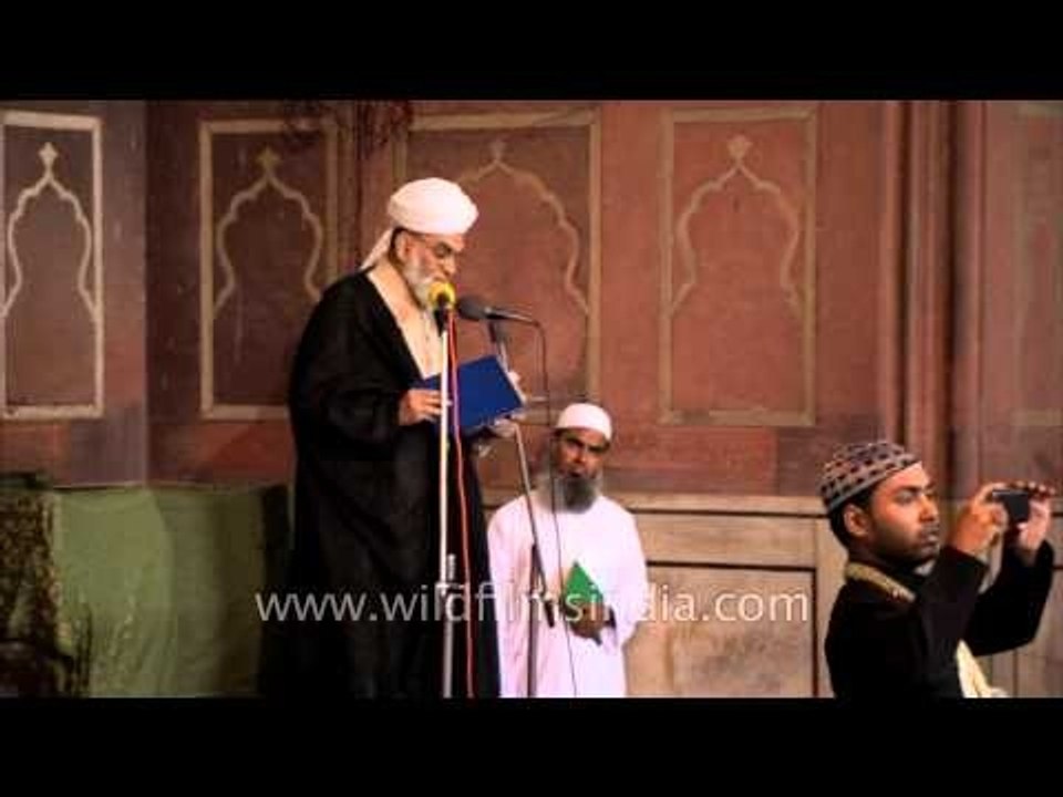 Mawlawi speaks on the occasion of Eid al-Fitr at Jama Masjid
