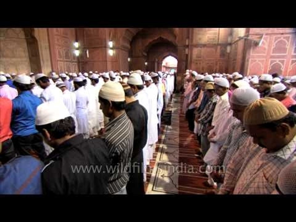 Devotees standing for the prayer at Jama Masjid, Old Delhi