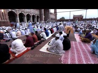 Muslims gathered for namaz on the occasion of Eid at Jama Masjid