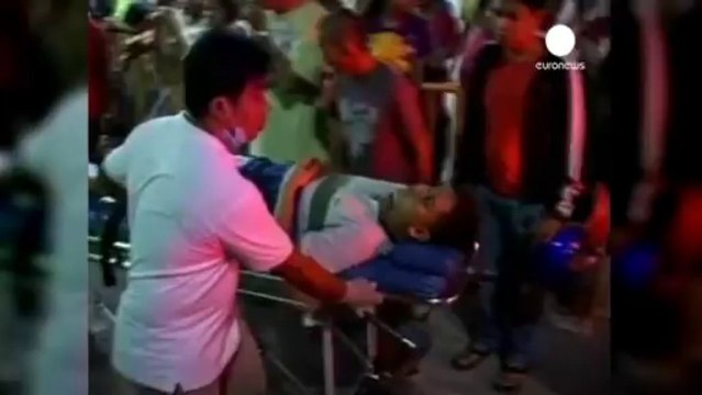 Affonda traghetto nelle Filippine, decine di morti e...