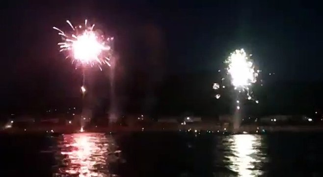 Mondragone (CE) - Barca in avaria, il salvataggio della guardia costiera (16.08.13)