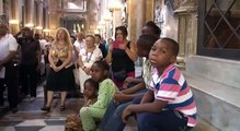 Napoli - Madonna Assunta, il Cadinale Sepe saluta i turisti in diverse lingue -1- (16.08.13)