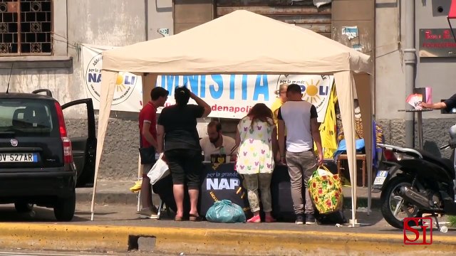 Napoli - Gazebo dei Radicali davanti al carcere di Poggioreale (14.08.13)