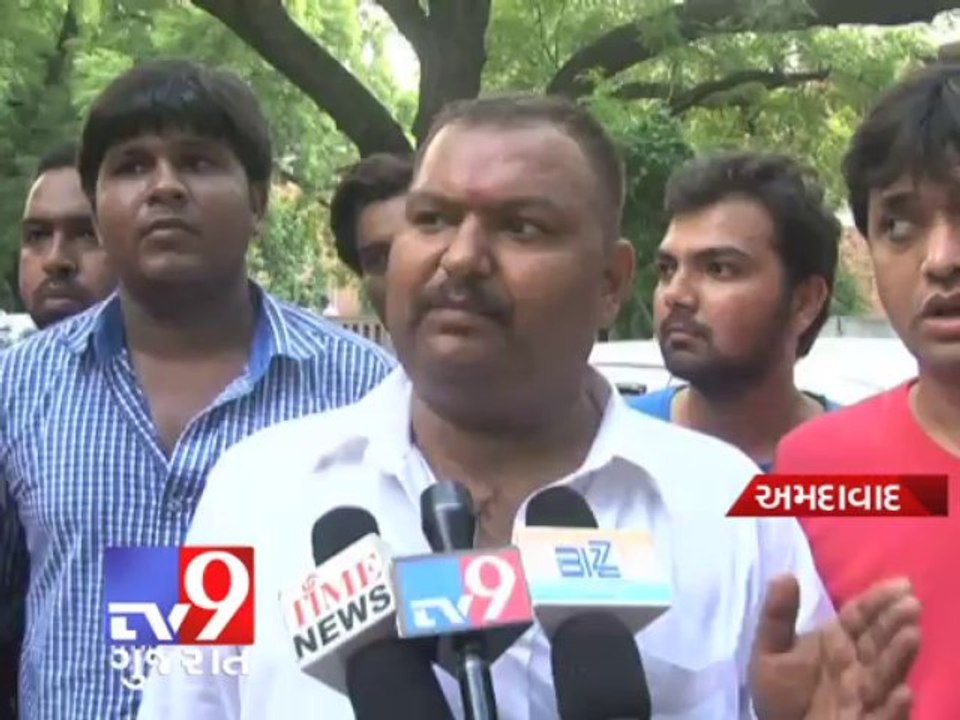 Tv9 Gujarat - Ahmedabad : Bajrang Dal workers vandalise art gallery exhibiting paintings by Pak artists