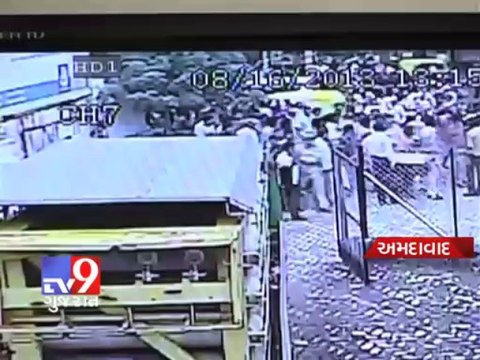 Tv9 Gujarat - Ahmedabad : Traffic cop attacked while on duty ,caught on CCTV