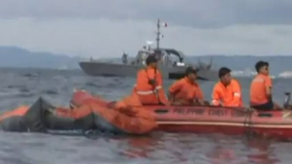 Video herunterladen: Hundreds missing after ferry sinks in the Philippines