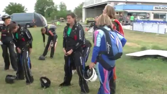 PARACHUTISME – RASSEMBLEMENT FEMININ NATIONAL 2013 : Avionnage et grande formation