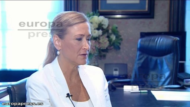 Cifuentes critica que en Catalunya se recorte en sanidad