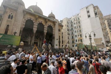 Egypte : l'assaut lancé sur la mosquée assiégée du Caire