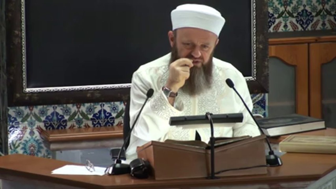 ali ülvi üzünlar hoca efendı  cimri adamın kıssası ALLAHccluhu yolunda veryen cimri