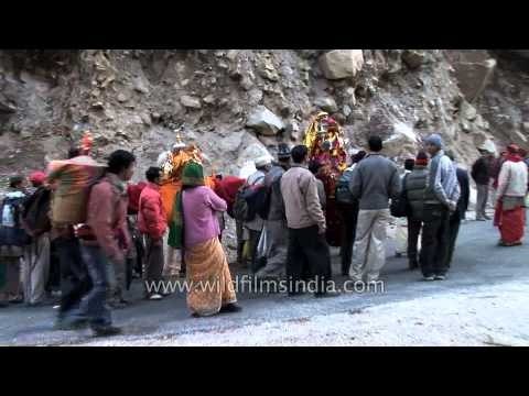 A walk through the Garhwal ranges in the December cold