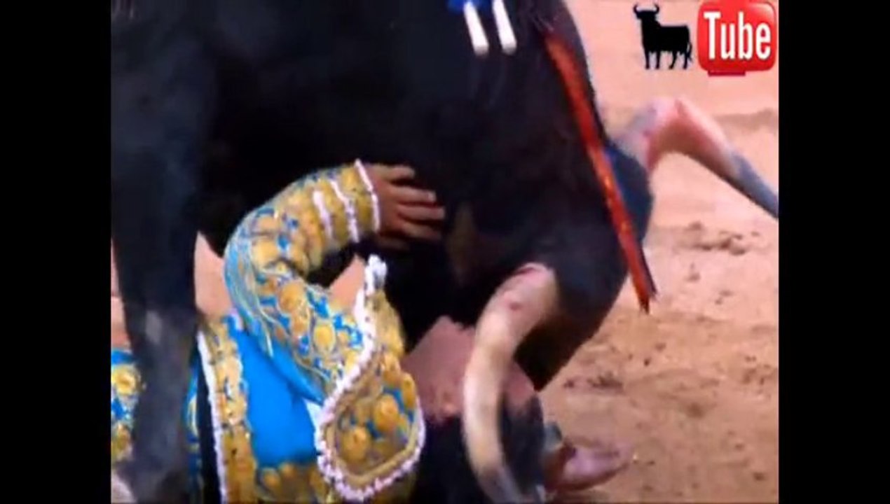 Cogida de Ivan Fandiño en San Fermin 13