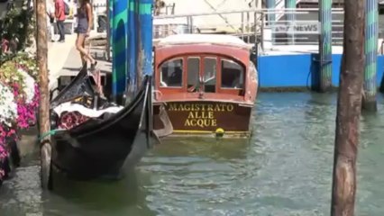 VAPORETTO CONTRO GONDOLA, MUORE TURISTA