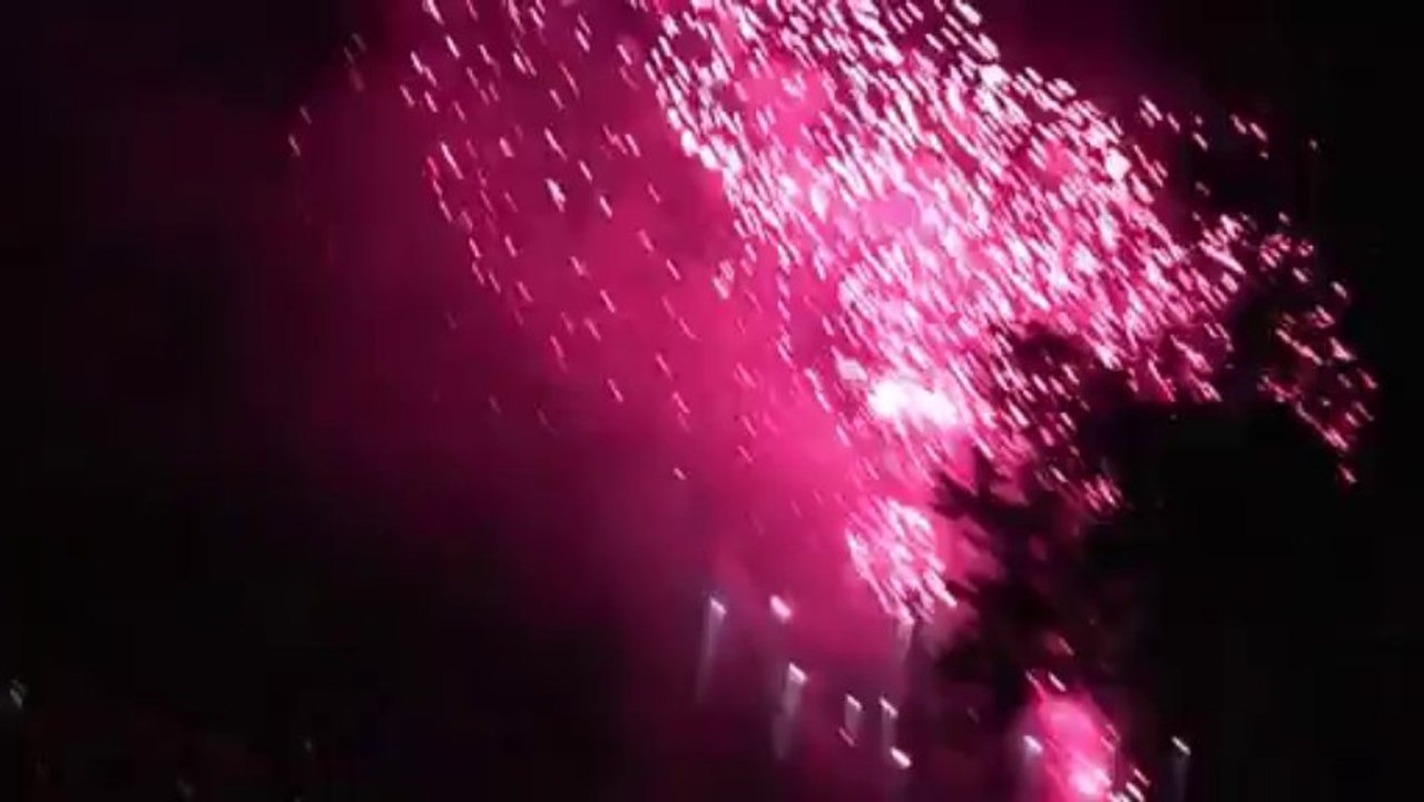 Kölner Lichter 2013 - Feuerwerk mit 1,5 Millionen Zuschauern - Cologne Lights 2013 - Fireworks- and pyrotechnics-show-event with 1,5 million visitors ...