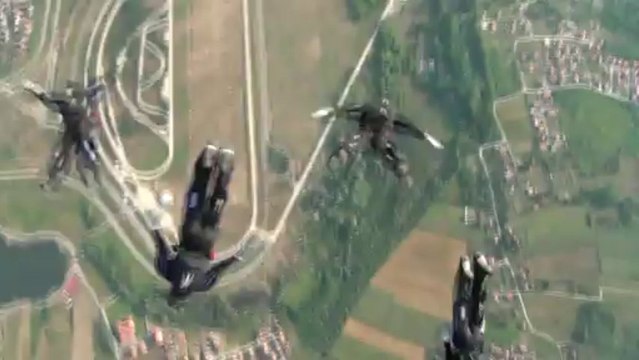 PARACHUTISME-CHAMPIONNAT EUROPE COUPE MONDE BOSNIE 2013 : VR4 Open Saut6 ©FAI