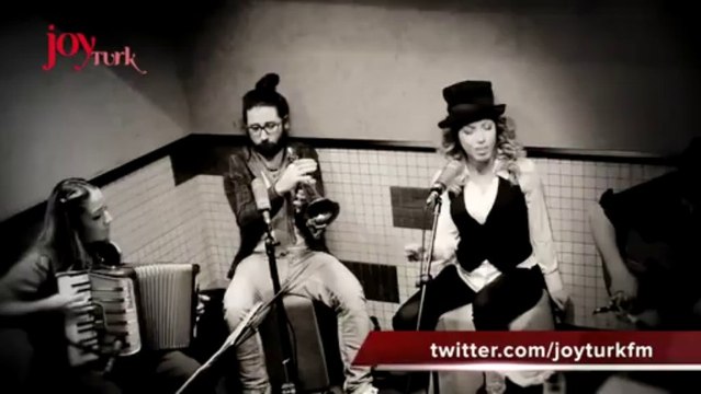 Burcu Güneş & Eflatun - Oflaya Oflaya