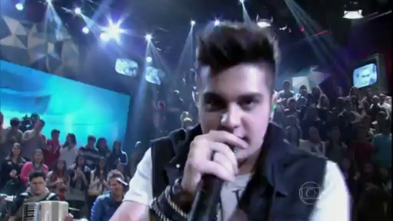 Luan Santana canta a música ‘Garotas não merecem chorar’