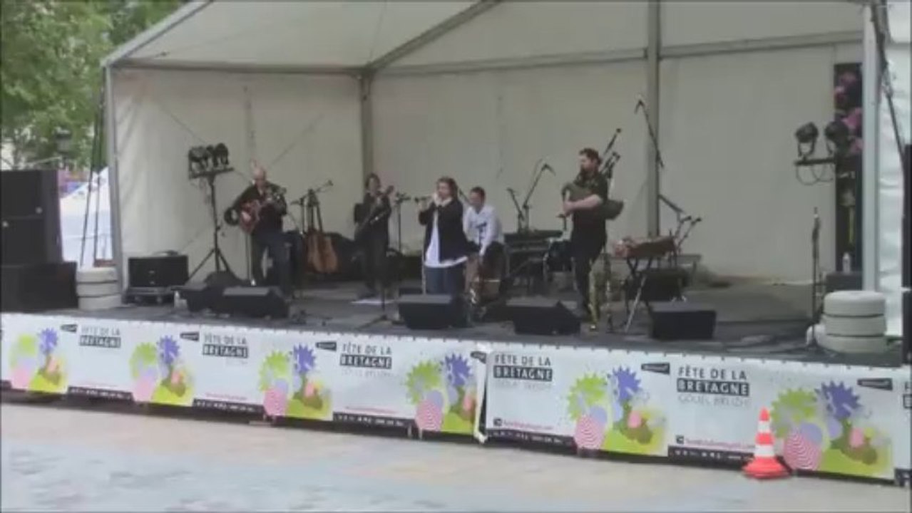 Estren aux Fêtes de la Bretagne - Mairie du 15e - Dansons la gavotte