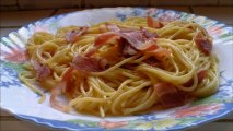 Les pâtes à la carbonara traditionnelle italienne (recette rapide et facile)