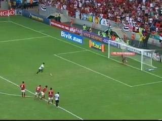 São Paulo perde pênalti e empata com o Flamengo