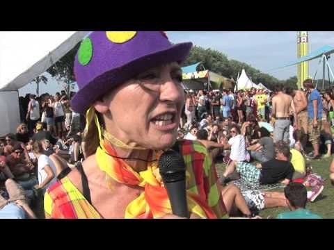 Naakt of een gekke outfit aan op Lowlands