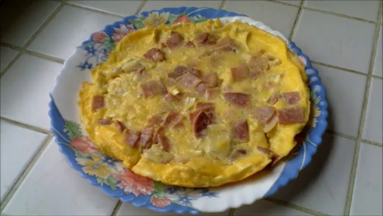 L'omelette au camembert et jambon (recette facile et rapide) HD