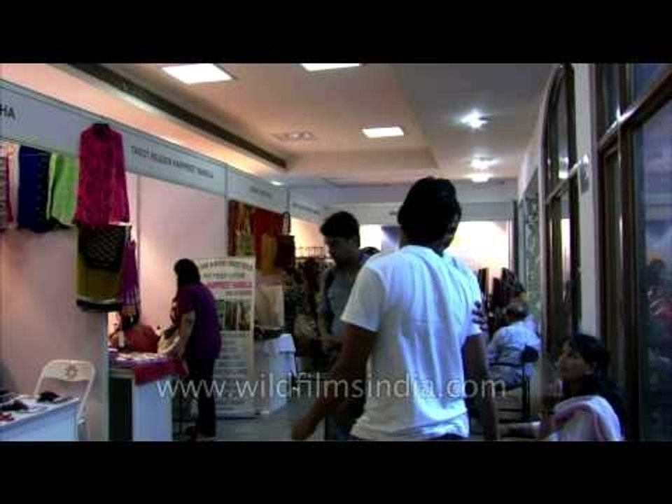 Hustle Bustle at the exhibition: Big Fat Flea