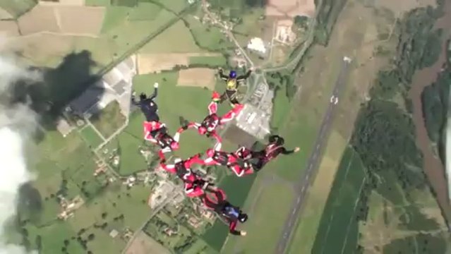 PARACHUTISME - CHAMPIONNATS DE FRANCE VICHY 2013 - VR8 « Monaco Vitalsea Saut7»- 11aout13