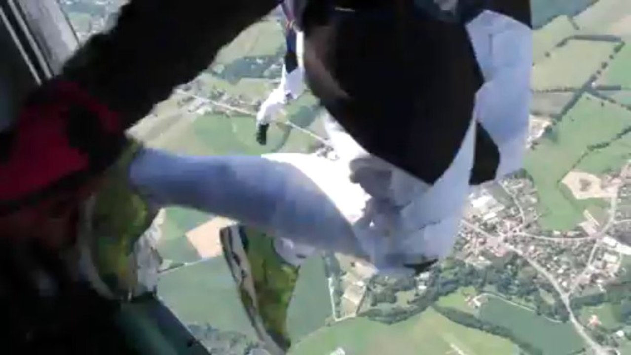 PARACHUTISME - CHAMPIONNATS DE FRANCE VICHY 2013 - VC2 « Anger saumur tours pays de a loire saut 7 »- 11aout13