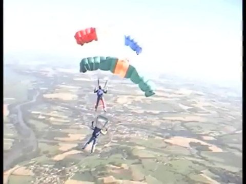 PARACHUTISME - CHAMPIONNATS DE FRANCE VICHY 2013 - VC2 « Armée de L’air Avenir Saut6»- 10aout13