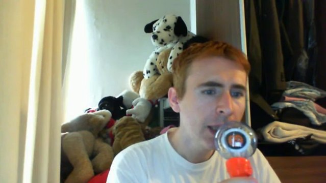 Wiwi égratigne le bruit des bottes de Yann Perreau