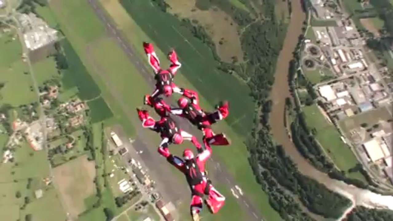 PARACHUTISME - CHAMPIONNATS DE FRANCE VICHY 2013 - VR4 «Monaco Vital Sea Saut7»- 11aout13